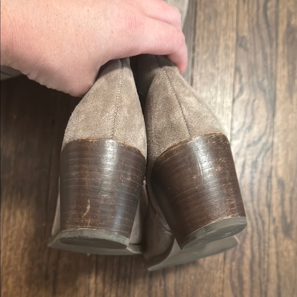 Crown Vintage Tan Suede Knee-High Boots 8 - Picture 3 of 7